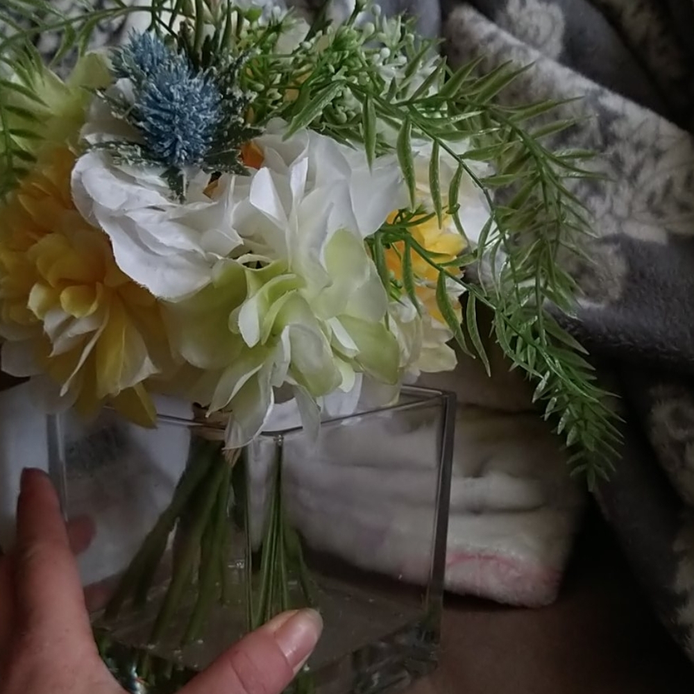 Fake flower set - Picture 3 of 3